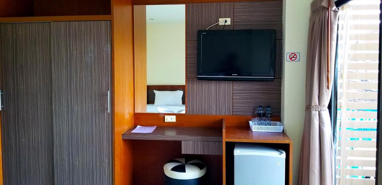 Kanpai Hotel Patong Экстерьер фото