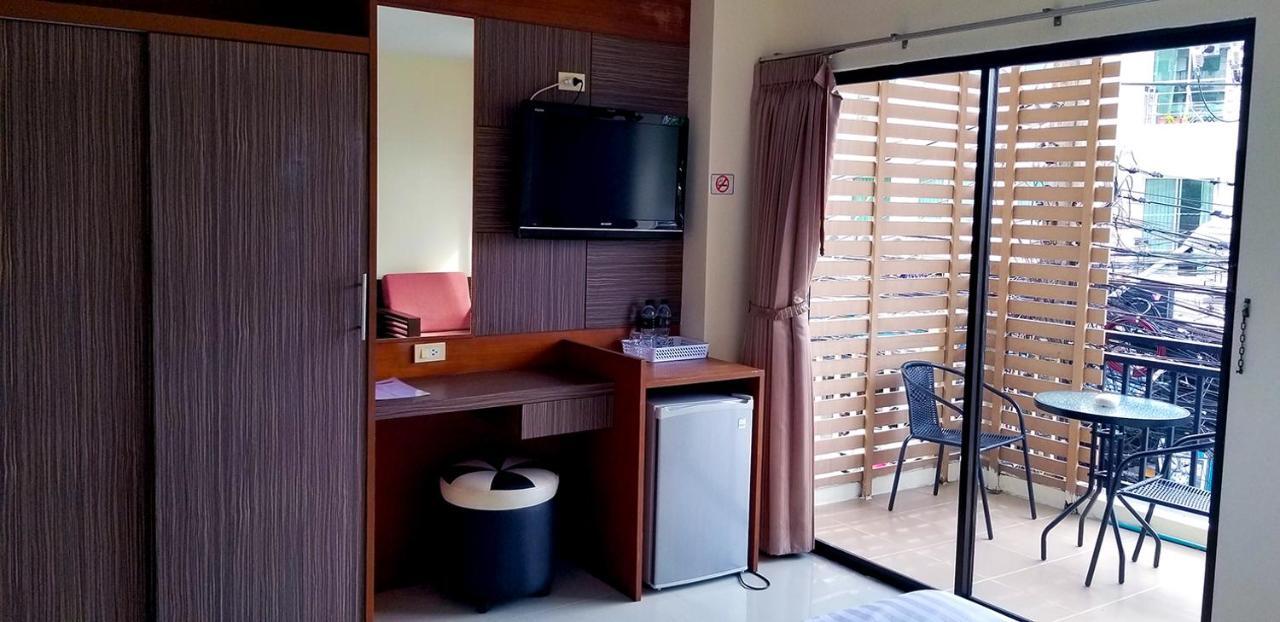 Kanpai Hotel Patong Экстерьер фото